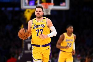 忠诚的奖励！新合同替掉了东契奇26-27的球员选项 并加薪200万