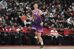 意甲直播-杀伤力不错！朱松玮半场罚球6中6拿到10分2板1断