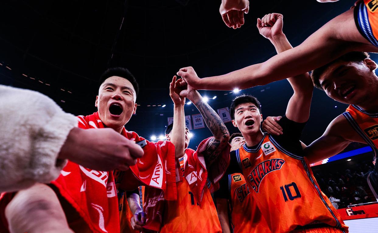 德甲直播-CBA上海19人名单!7名球员续约,王哲林再打3年,张镇麟强势加盟